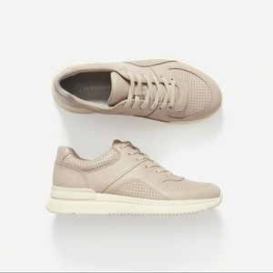 Everlane Tread - The Trainer in Sand